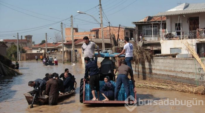 İran'da aşırı yağışın neden olduğu sel 11 can aldı
