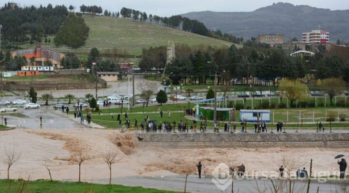 İran'da aşırı yağışın neden olduğu sel 11 can aldı
