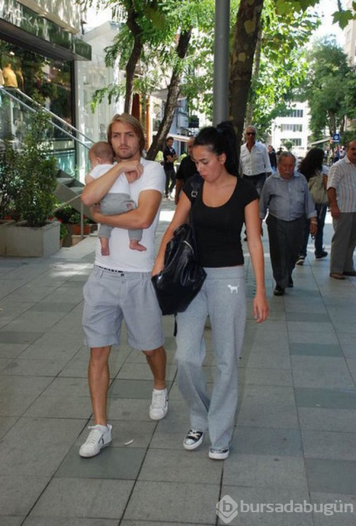 Asena Atalay, Instagram'da para kazanmaya başladı
