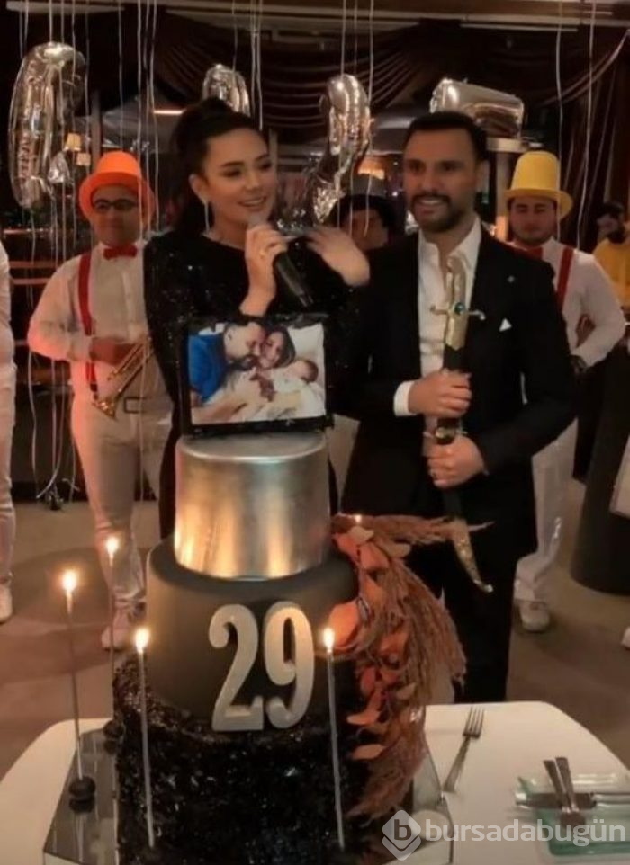 Buse Varol'a 29. yaş partisi
