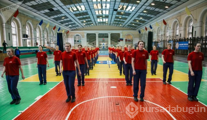 Zor görevlerini layıkıyla yerine getiren Rus kadın askerler
