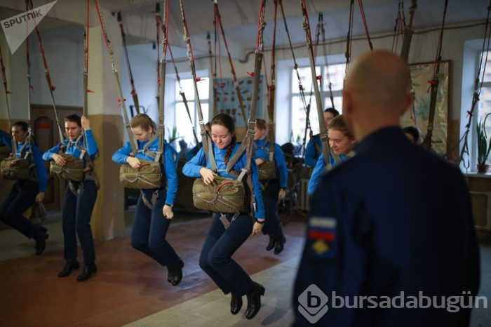 Zor görevlerini layıkıyla yerine getiren Rus kadın askerler
