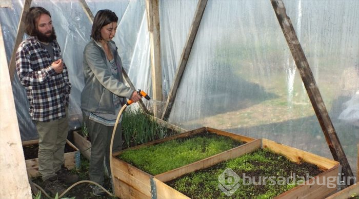 Permakültür çiftliği için karavanla 8 ülkeyi aştılar