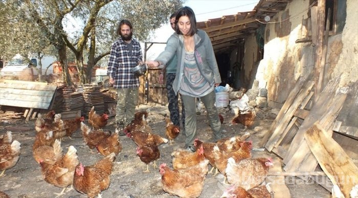 Permakültür çiftliği için karavanla 8 ülkeyi aştılar