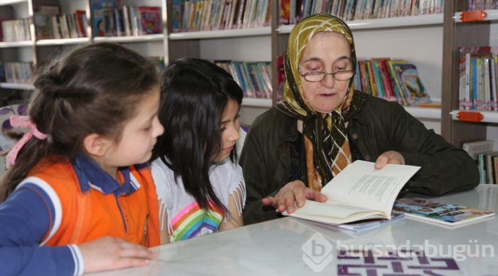 İlkokul mezunu Ayşe nine 2 kitap yazdı
