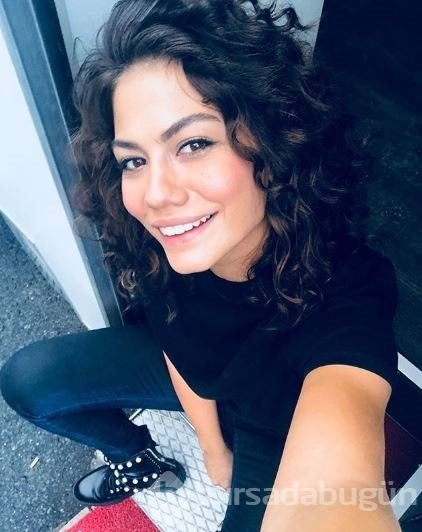 Demet Özdemir sette göbek attı!

