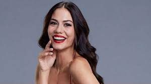 Demet Özdemir sette göbek attı!
