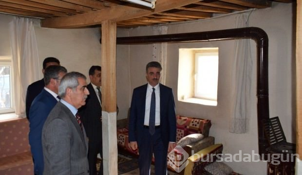 Malatya'daki depremlerde 250 bina hasar gördü
