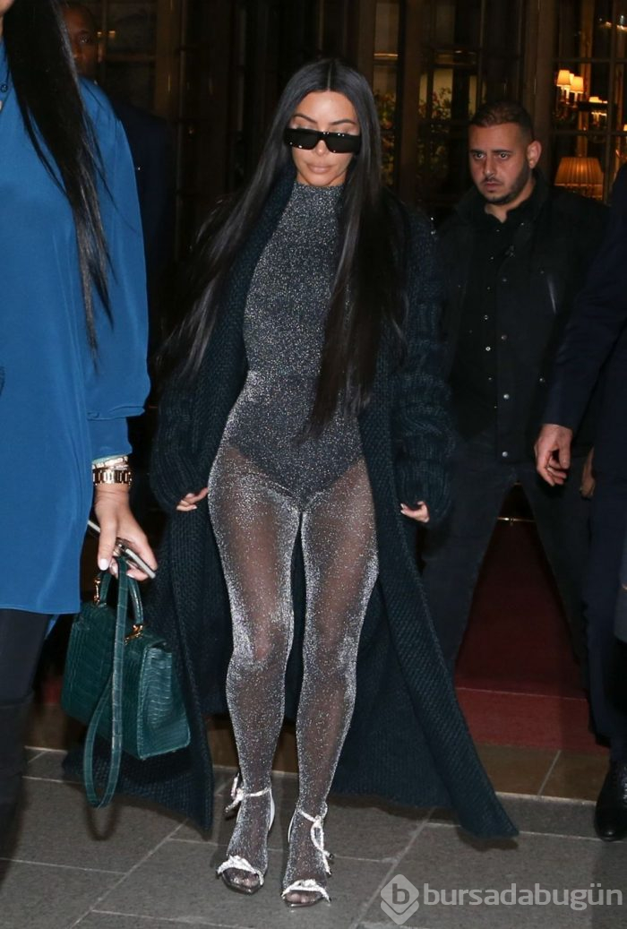 Kim Kardashian'ın Paris'te akşam yemeği stili
