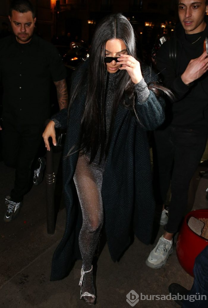 Kim Kardashian'ın Paris'te akşam yemeği stili