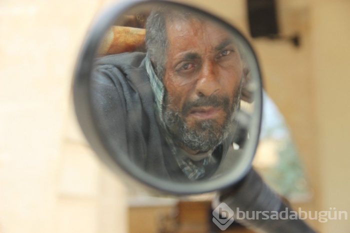 49 yıldır hem yatağı hem de ayağı olan akülü aracı bozuldu
