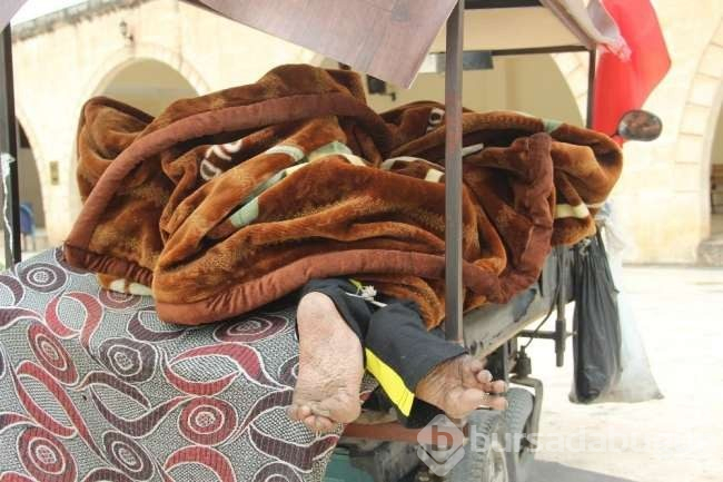 49 yıldır hem yatağı hem de ayağı olan akülü aracı bozuldu
