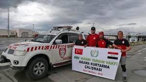 Türk dalgıçları Musul'da ceset arıyor
