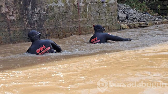 Türk dalgıçları Musul'da ceset arıyor
