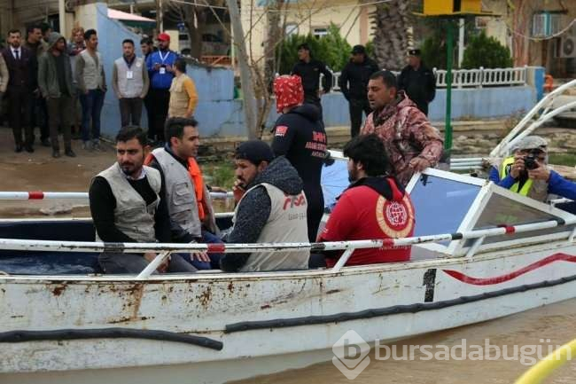 Türk dalgıçları Musul'da ceset arıyor
