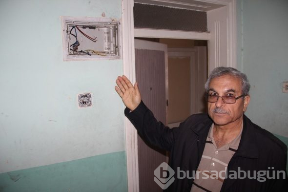 Bu binayı deprem ya da savaş değil, hırsızlar bu hale getirdi
