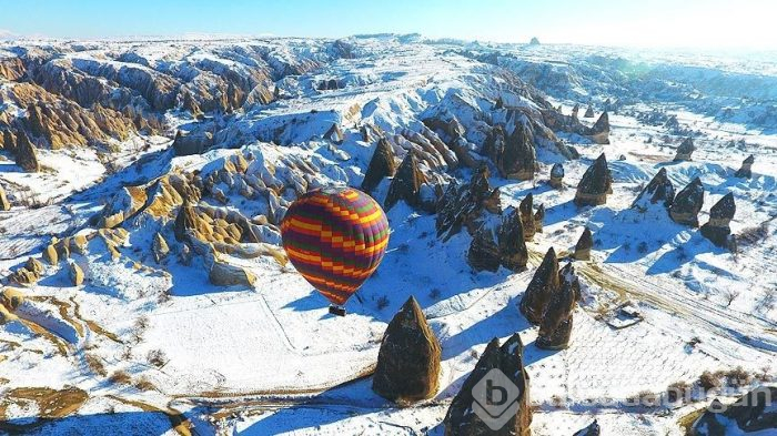 Baharda Kapadokya'da 'kar' güzelliği
