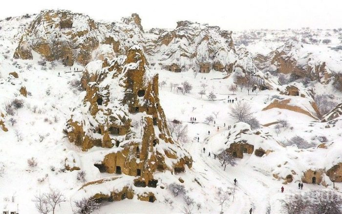 Baharda Kapadokya'da 'kar' güzelliği