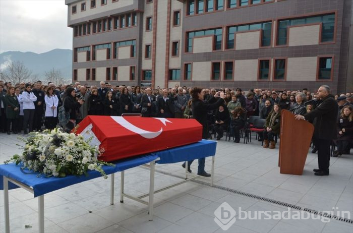 Bedenini öğrencileri için bağışladı