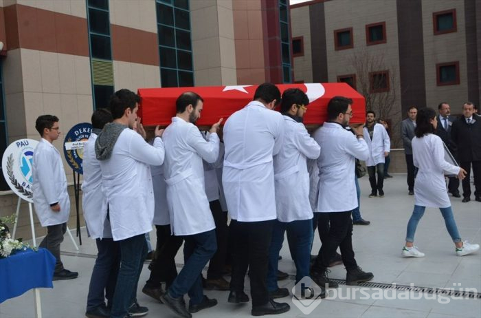 Bedenini öğrencileri için bağışladı