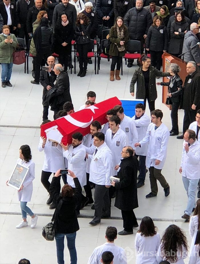Bedenini öğrencileri için bağışladı