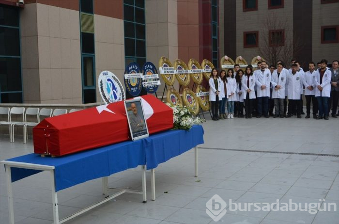 Bedenini öğrencileri için bağışladı