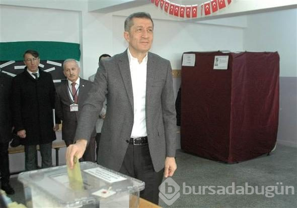 Siyasiler oyunu kullandı
