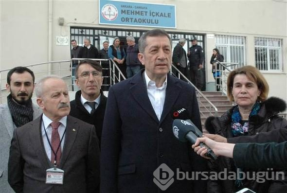 Siyasiler oyunu kullandı
