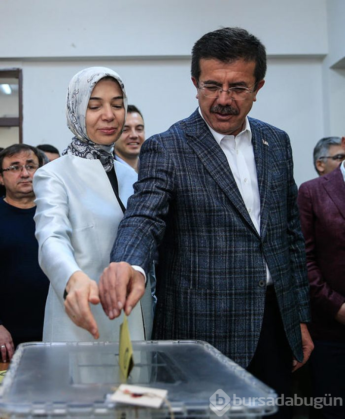 Siyasiler oyunu kullandı

