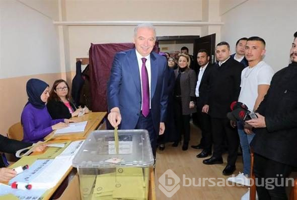 Siyasiler oyunu kullandı
