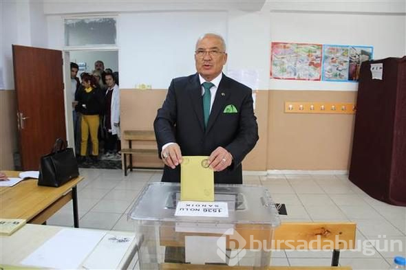 Siyasiler oyunu kullandı
