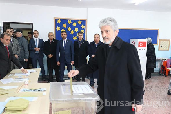 Siyasiler oyunu kullandı
