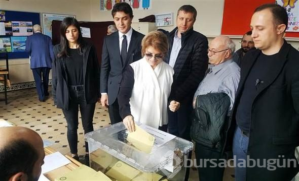Siyasiler oyunu kullandı
