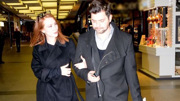 Elçin Sangu ile Yunus Özdiken kameraları görünce kaçtı
