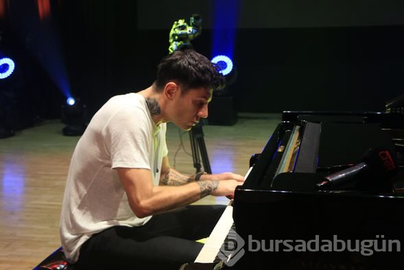 'İlham müziğin kendisinden geliyor'
