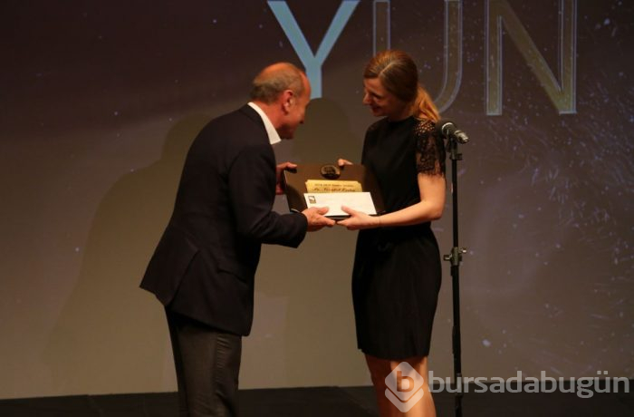 Savaş Dinçel'in 77'nci yaşı Savaş Dinçel Tiyatro Ödülleri'yle kutlandı