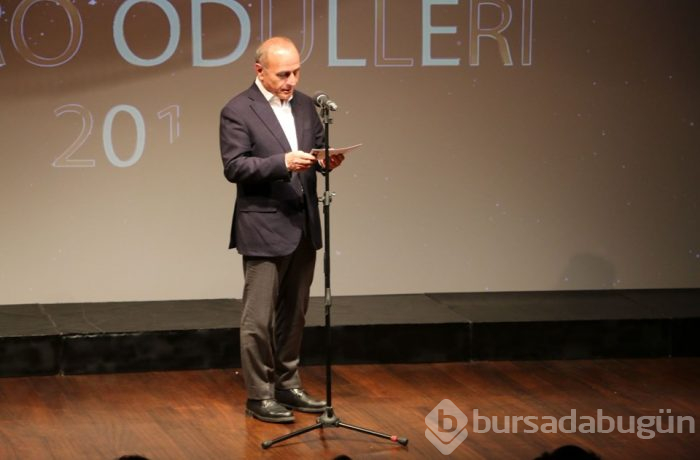 Savaş Dinçel'in 77'nci yaşı Savaş Dinçel Tiyatro Ödülleri'yle kutlandı