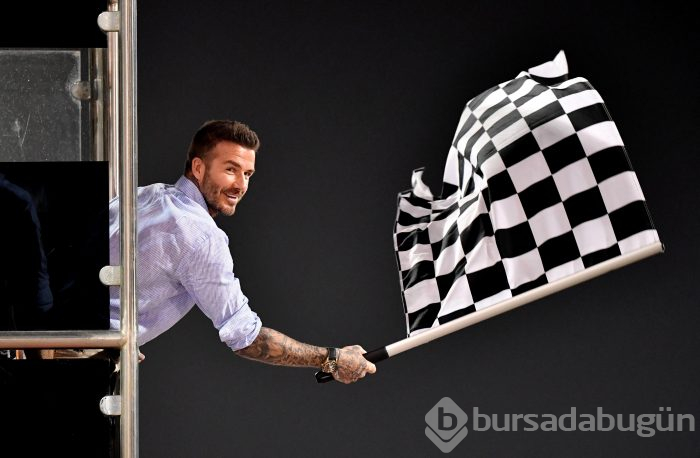 F1'de damalı bayrağı David Beckham salladı
