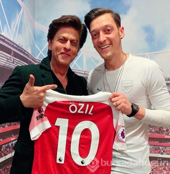 Bollywood yıldızı Shah Rukh Khan'ın Mesut Özil hayranlığı