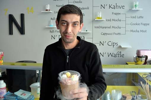 Yiyenin ağzından duman çıkıyor!
