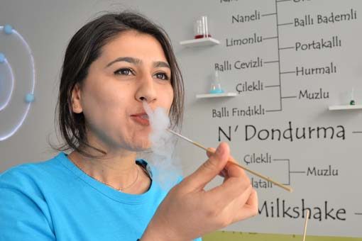 Yiyenin ağzından duman çıkıyor!
