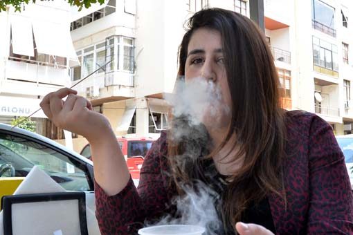 Yiyenin ağzından duman çıkıyor!
