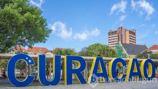 Karayiplerin en renki adası Curaçao
