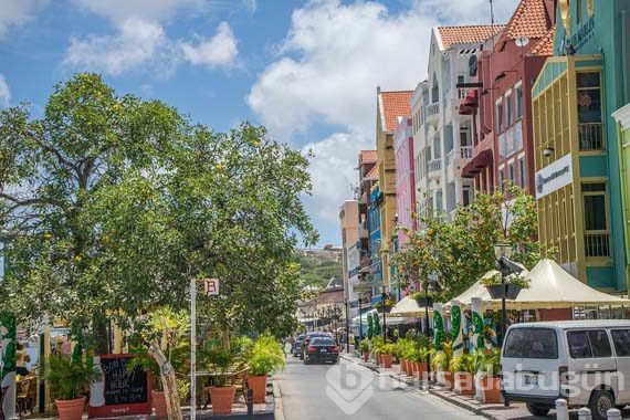 Karayiplerin en renki adası Curaçao

