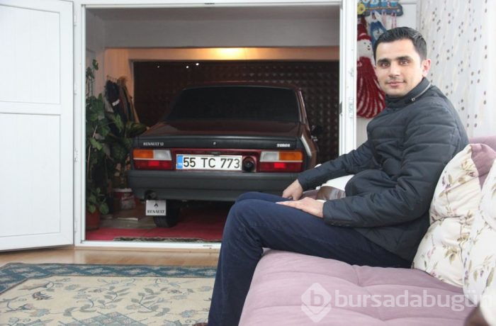 1999 model Toros otomobilini evinde saklıyor