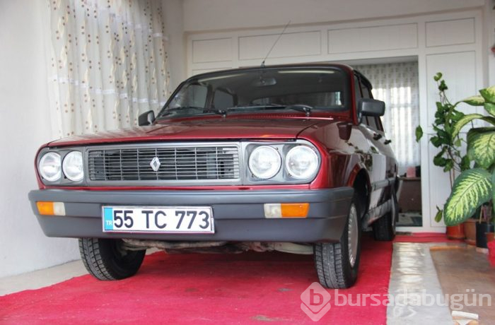 1999 model Toros otomobilini evinde saklıyor