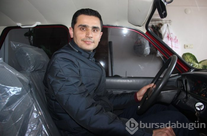 1999 model Toros otomobilini evinde saklıyor