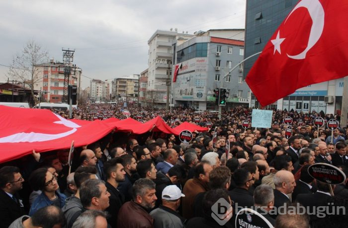 Öğrencisinin öldürdüğü öğretmen için toplandılar