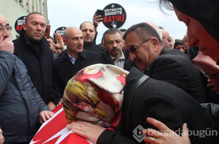 Öğrencisinin öldürdüğü öğretmen için toplandılar