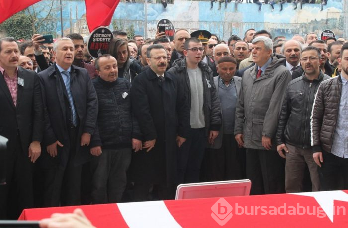 Öğrencisinin öldürdüğü öğretmen için toplandılar